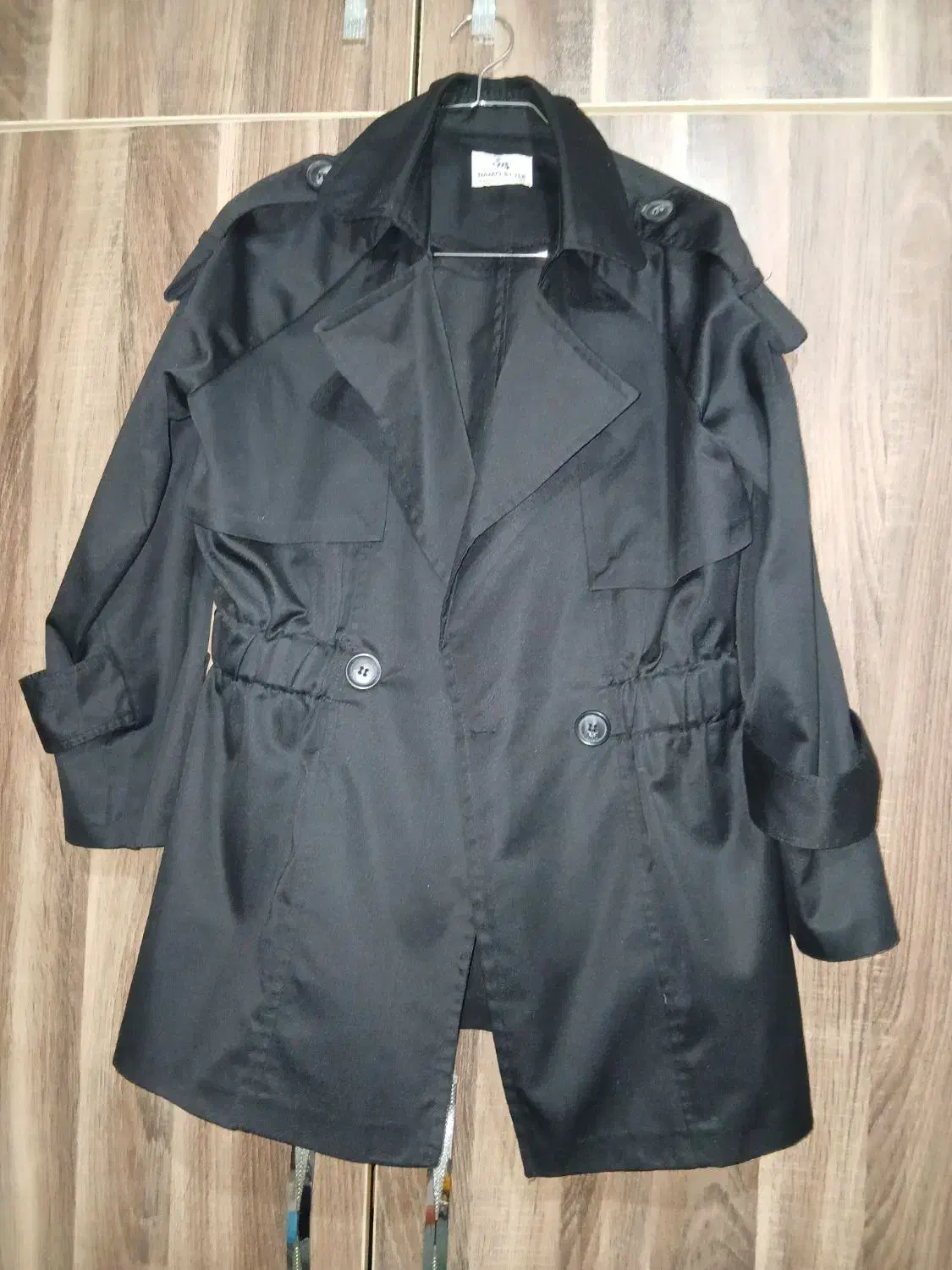 مانتو|لباس|رشت, دروازه لاکان|دیوار