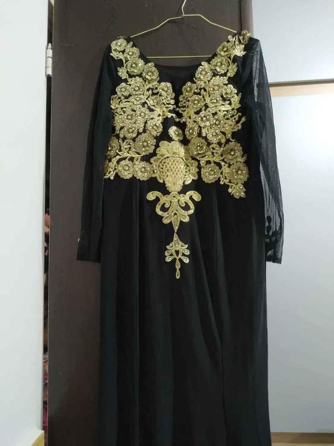 لباس مجلسی|لباس|خرمدره, |دیوار