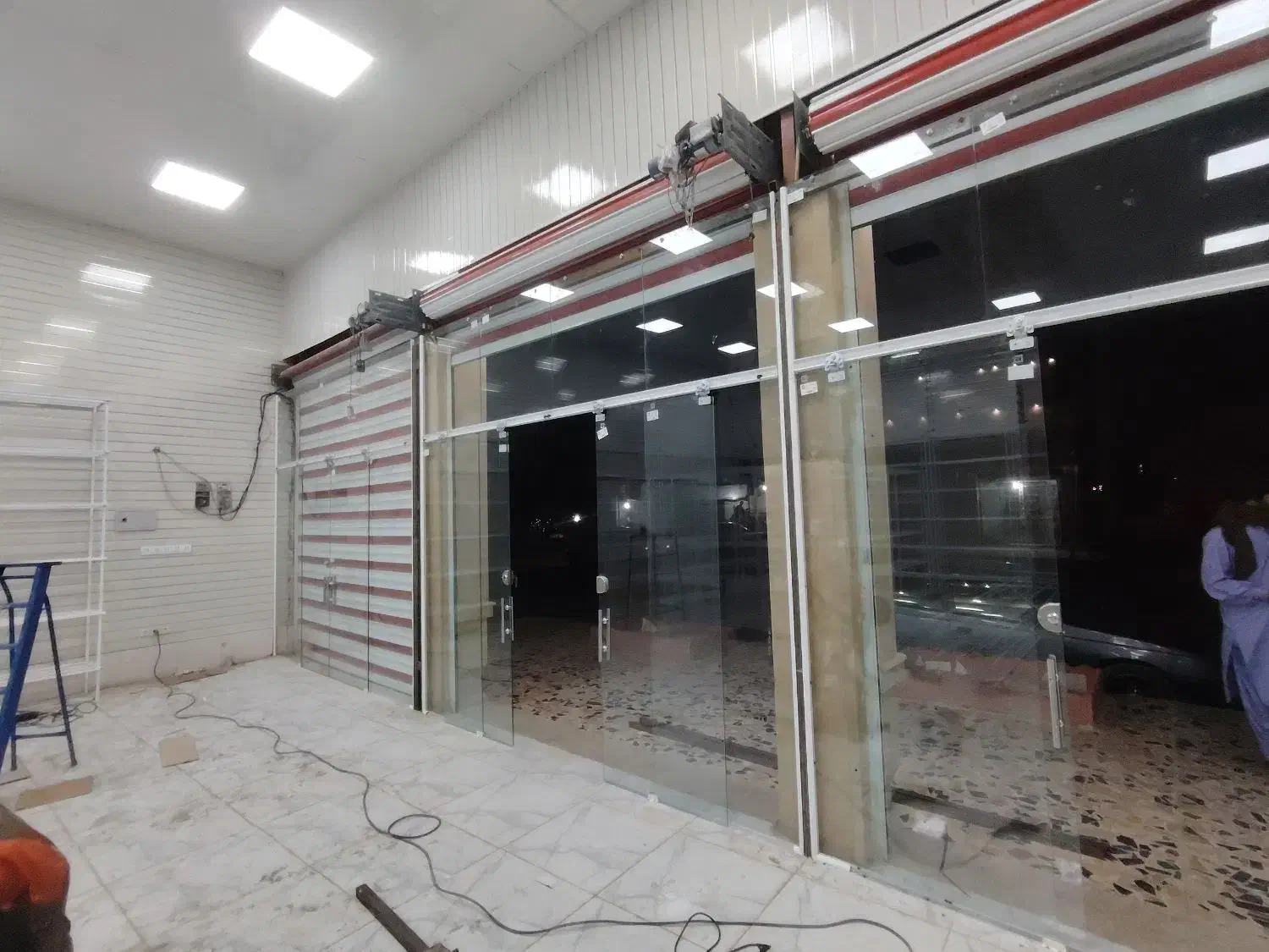 فروش انواع درب برقی کرکره شیشه سکوریت جک پارکینگ|خدمات پیشه و مهارت|زاهدان, |دیوار