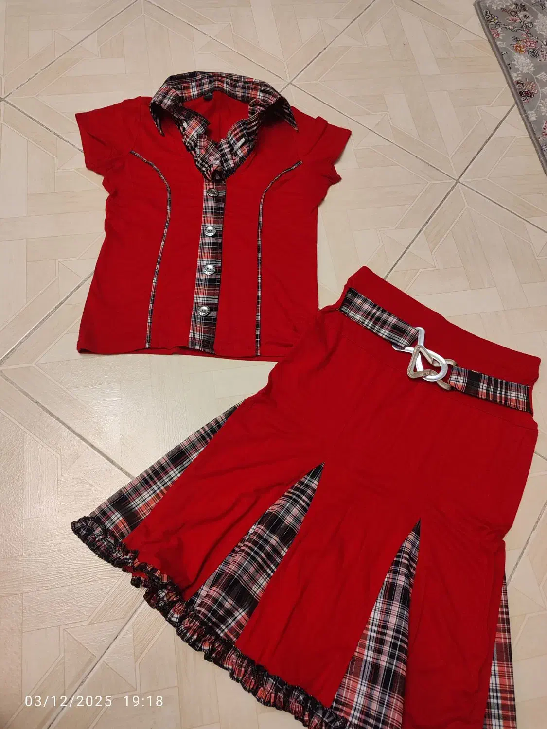 ۲ عدد لباس مجلسی|لباس|اندیشه, اندیشه فاز ۴|دیوار