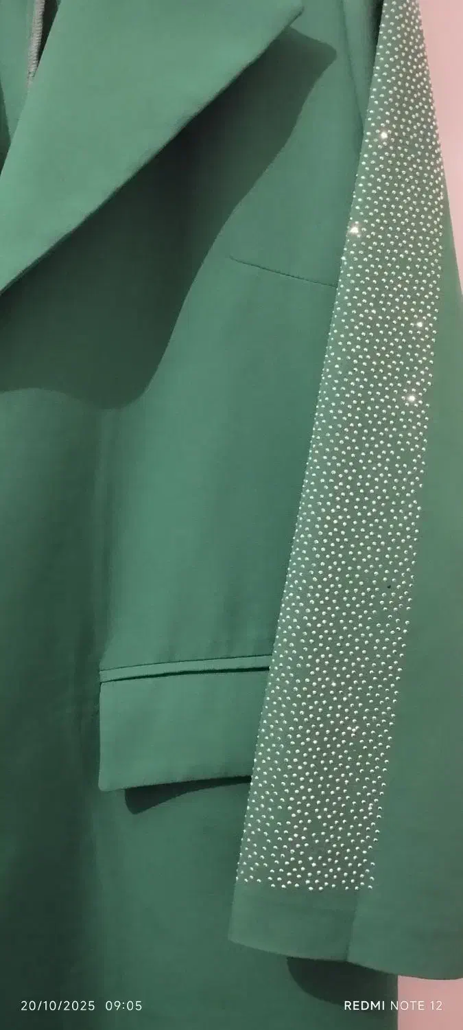 مانتو شیک وتمیز|لباس|بافت, |دیوار