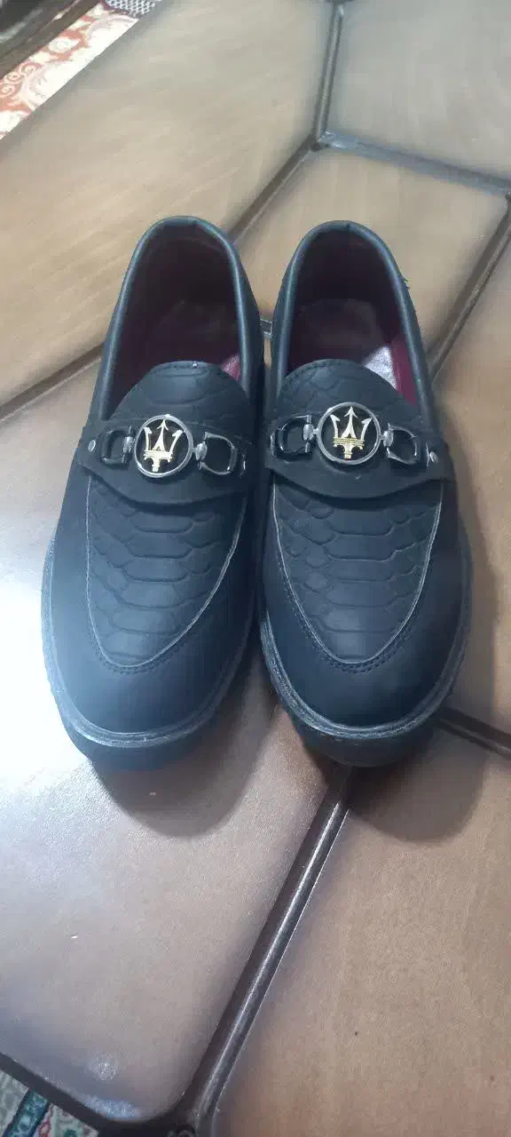 کفش مجلسی|کیف، کفش، کمربند|رباطکریم, مسکن مهر آبشناسان|دیوار