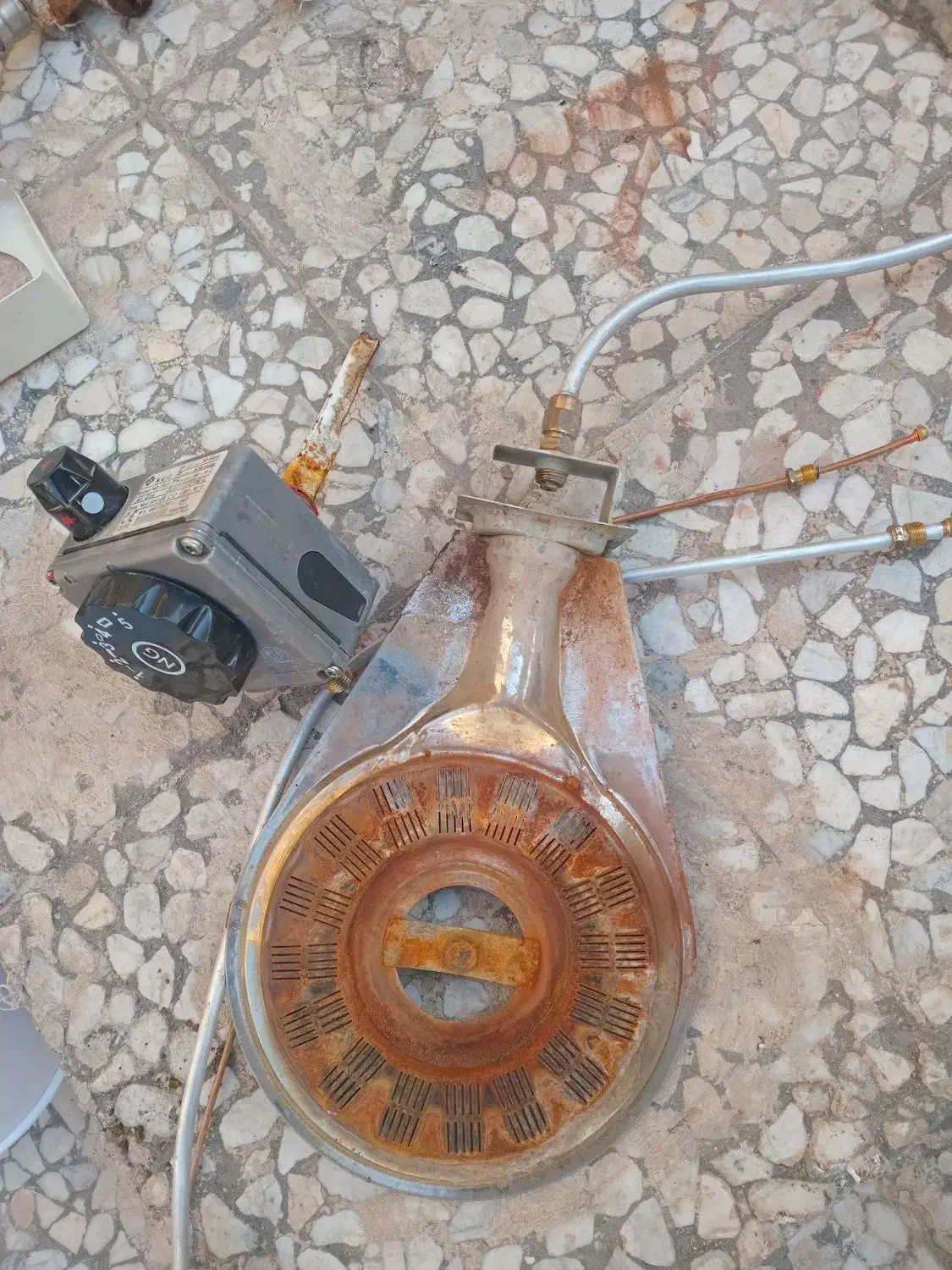 رگراتورابگرمکن سالم|آبگرمکن، پکیج، شوفاژ|کاشان, امیرکبیر|دیوار