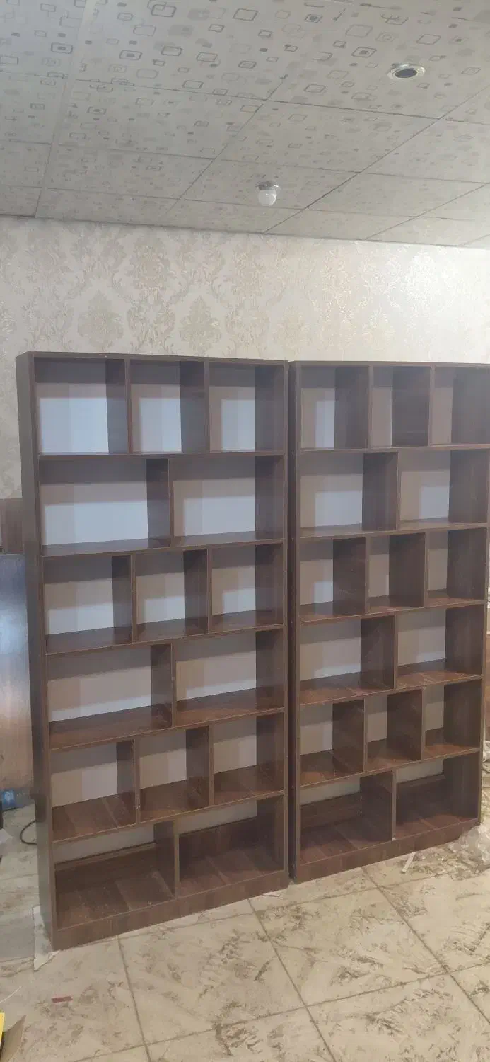 کتابخانه پله ای|کتابخانه، شلف، قفسههای دیواری|قم, کلهری|دیوار