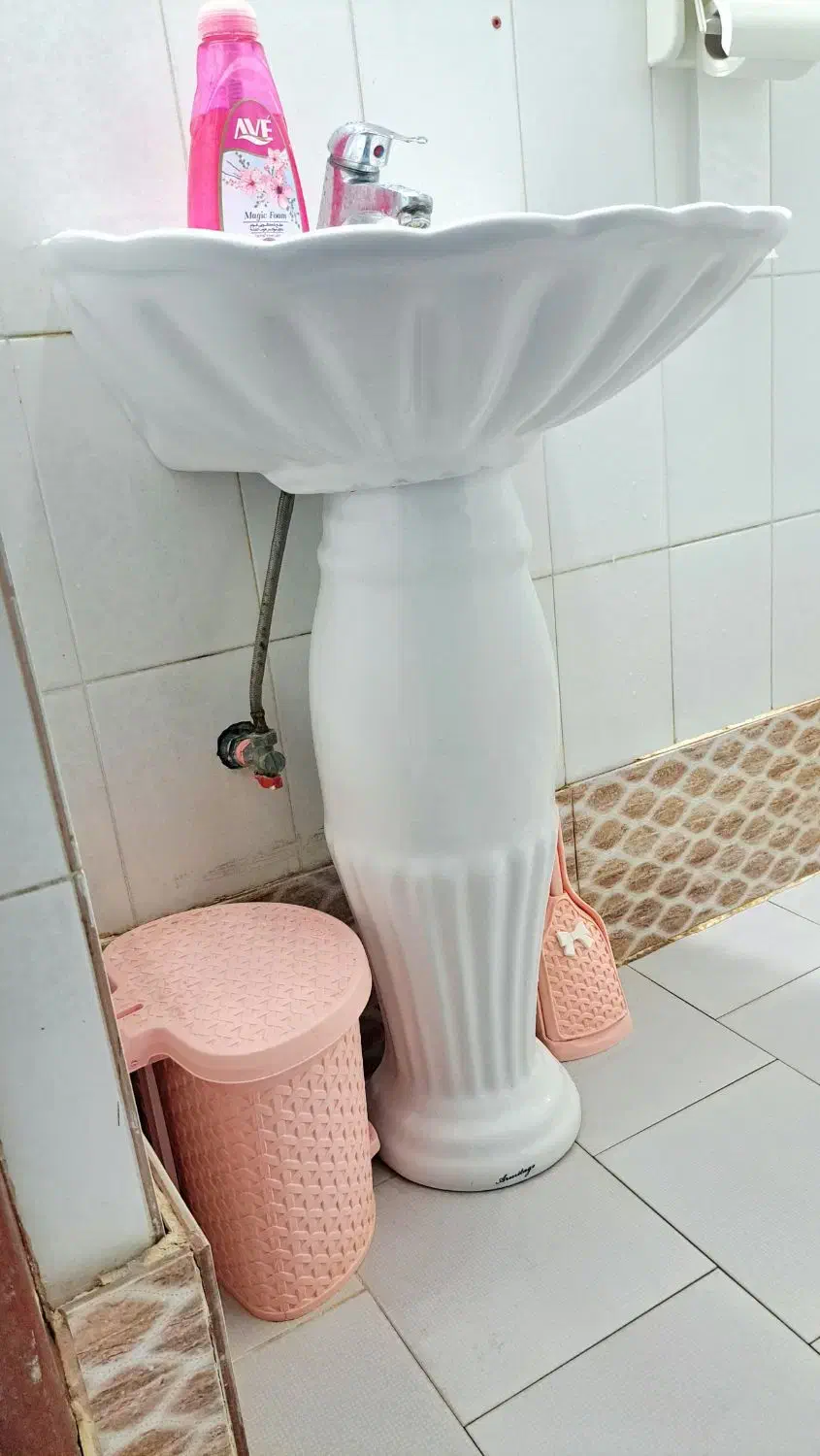 روشویی دستشویی و شیر و آینه|لوازم سرویس بهداشتی|ساری, |دیوار