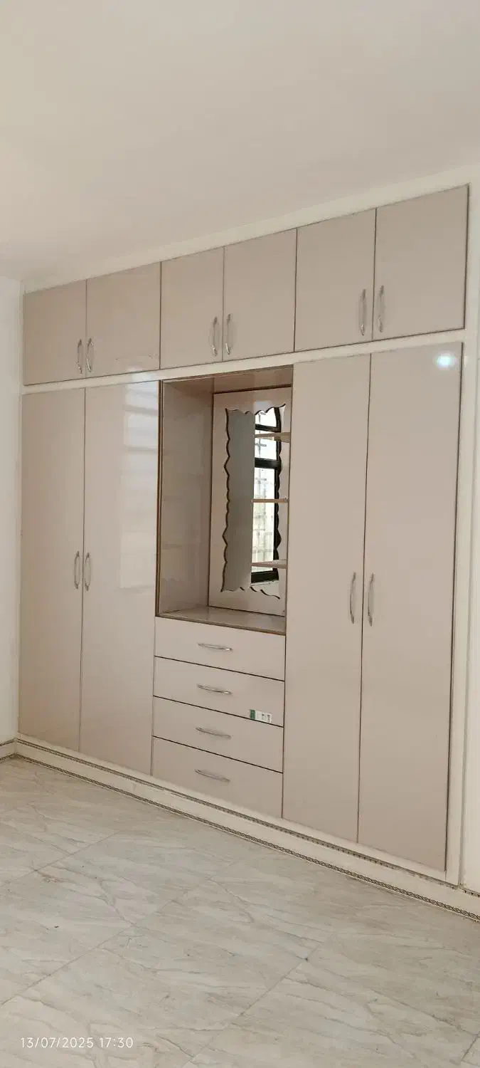 طراحی و ساخت انواع کابینت و کمد دیواری|خدمات پیشه و مهارت|بروجرد, |دیوار