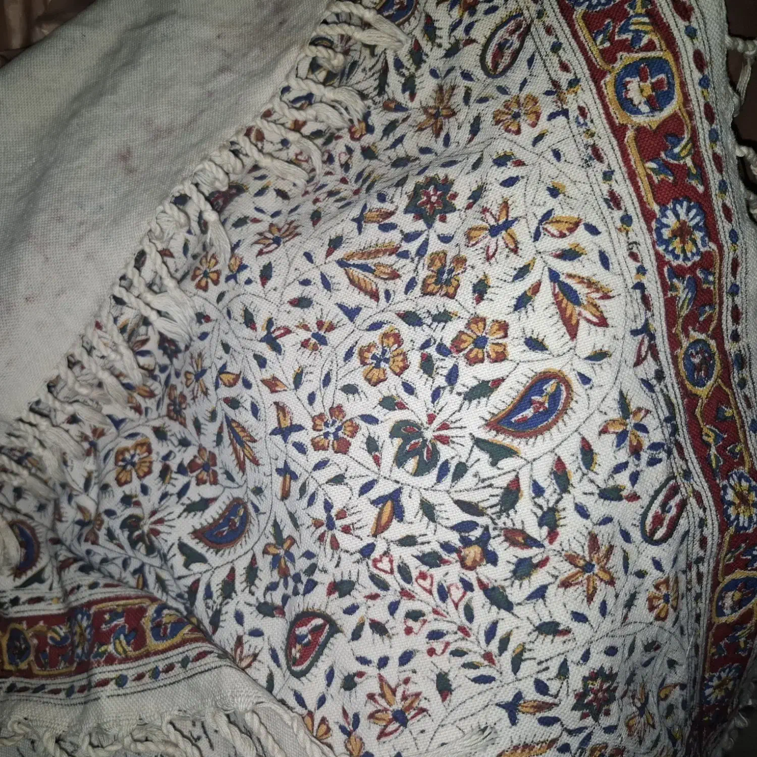 رومیزی میز خاطره به همراه ساتن سالم ونو|پرده، رانر، رومیزی|قزوین, |دیوار