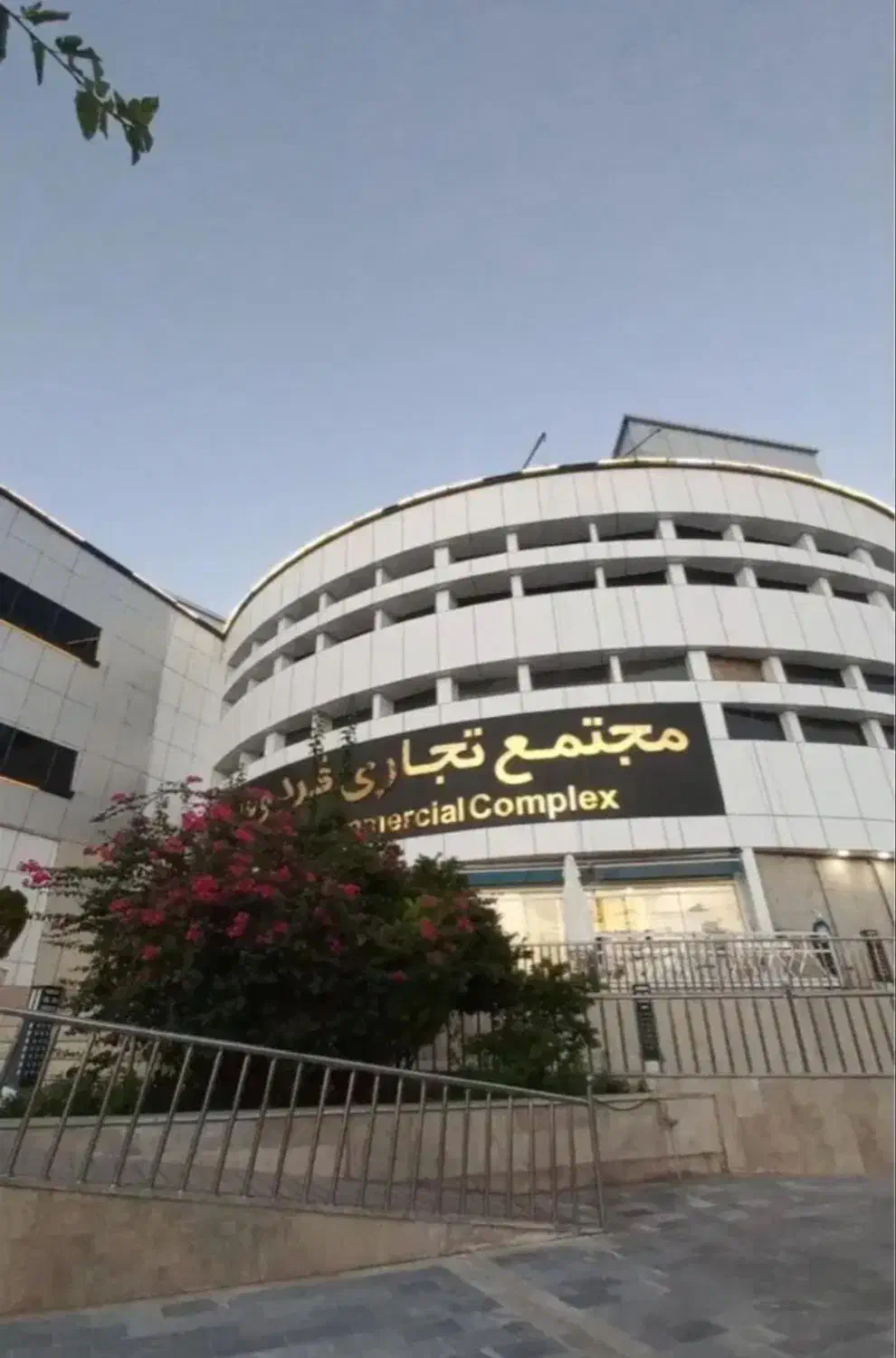 مغازه در ورودی مجتمع فردوسی فیروزآباد تاپ لوکیشن|فروش مغازه و غرفه|فیروزآباد (فارس), |دیوار