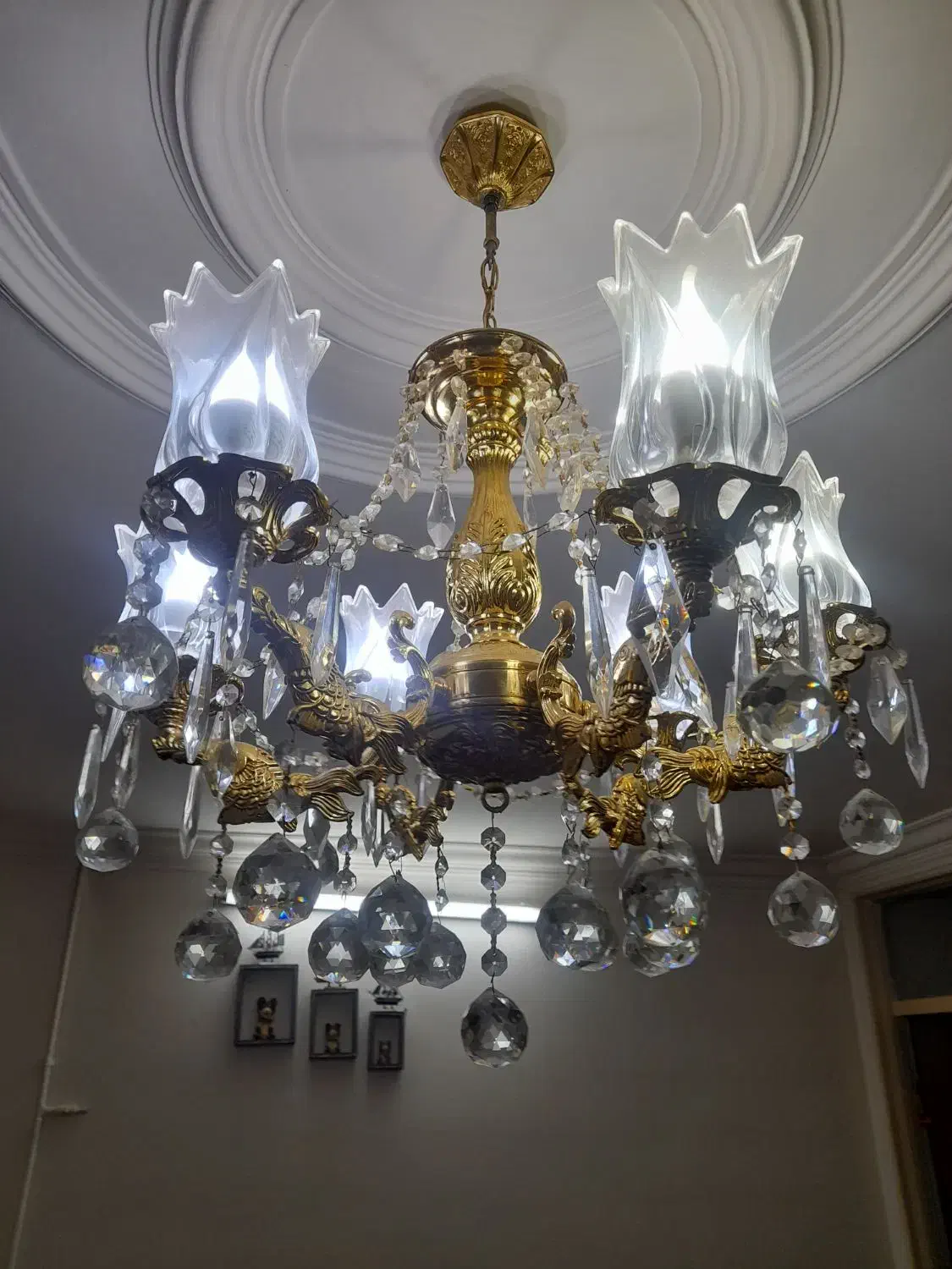 لوستر برنجی ۷شعله|لوستر و چراغ آویز|فردیس, ثابتی|دیوار