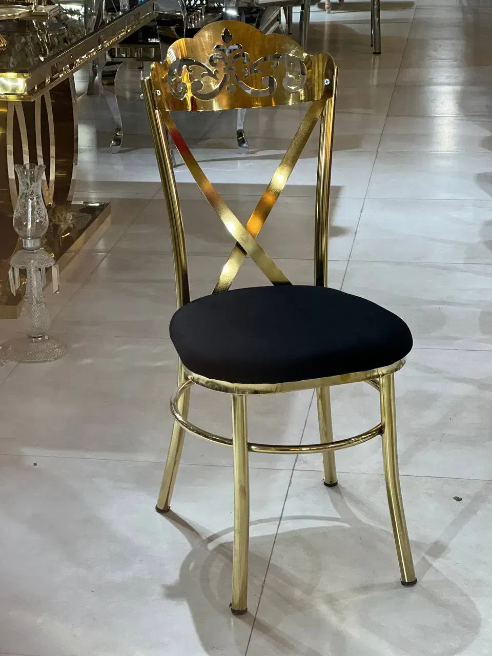 صندلی لهستانی طلایی پارچه مشکی / باغ تالار|عمده‌فروشی|خرم‌آباد, |دیوار