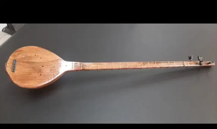 سه تارچوب گردو|سازهای سنتی|اراک, |دیوار