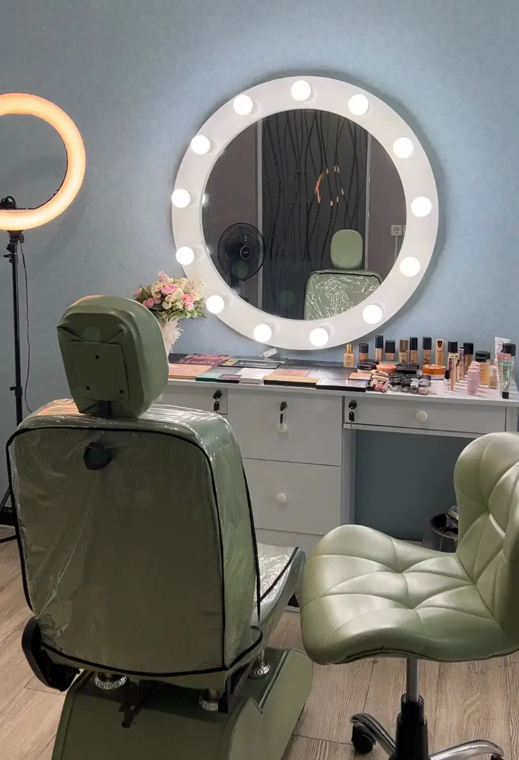 وسایل سالن زیبایی|آرایشگاه و سالن‌های زیبایی|باغستان, |دیوار