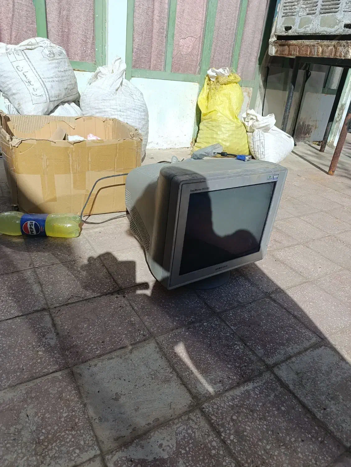 کامپیوتر قدیمی مانیتور سامسونگ|رایانه رومیزی|ساوه, |دیوار