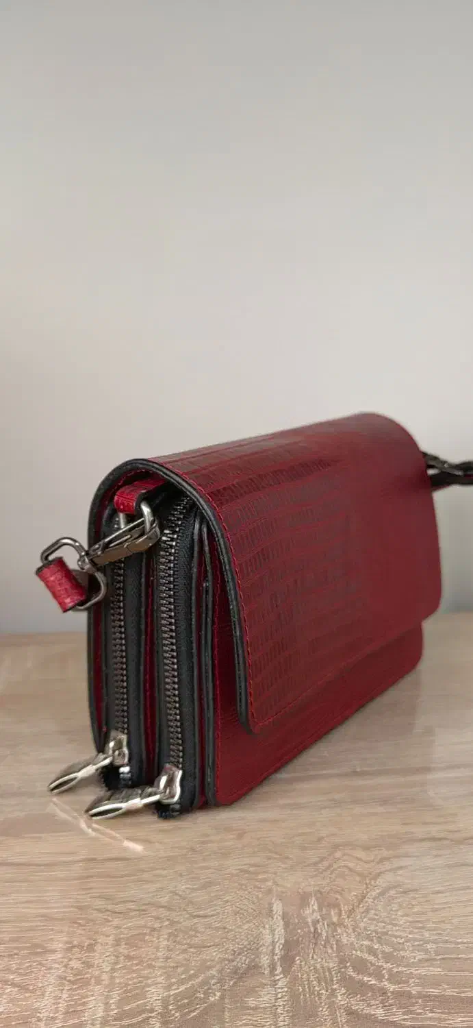 فروش کیف رو دوشی|کیف، کفش، کمربند|پرند, فاز ۳|دیوار