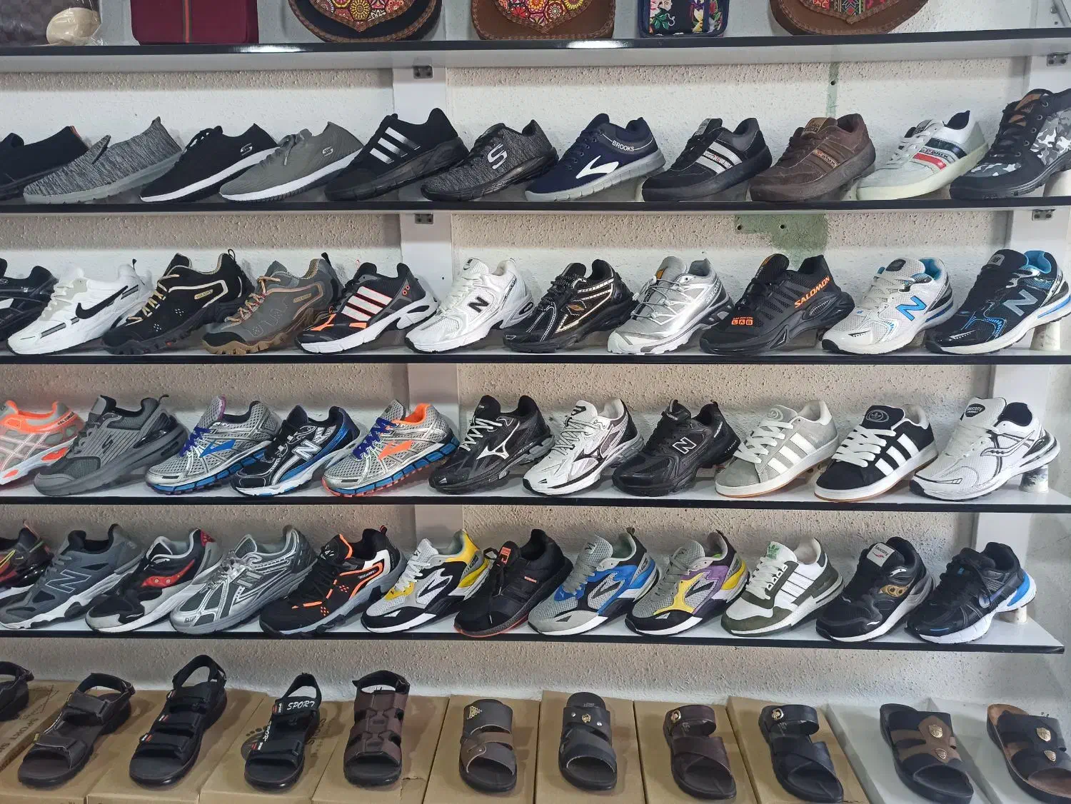 جزیره کفش|کیف، کفش، کمربند|مرودشت, مختارآباد|دیوار