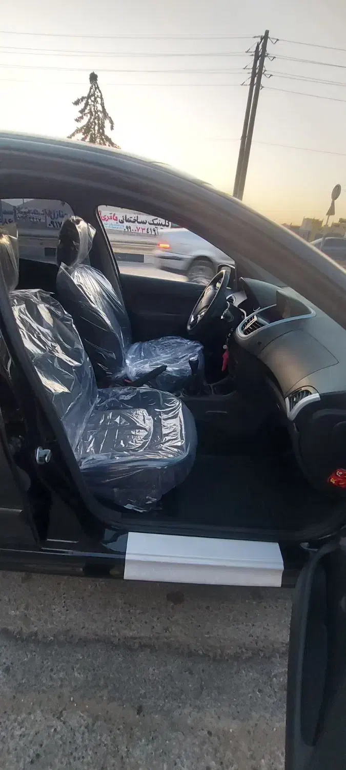 پژو 207پاناروما ابنوس ارتقا یافته دارای گارانتی|خودرو سواری و وانت|شیراز, غدیر شمالی|دیوار