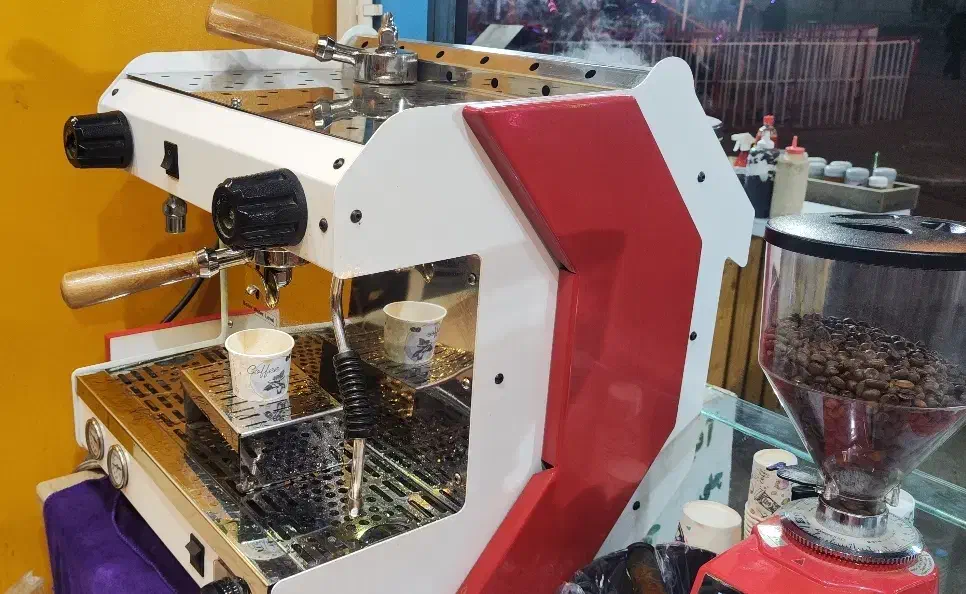 اسپرسو ساز صنعتی. آسیاب|سماور، چای‌ساز، قهوه‌ساز|کرج, چهارصد دستگاه|دیوار