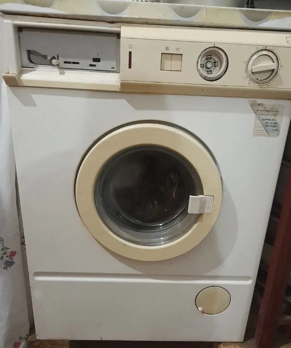 تعدادی وسایل منزل بفروش میرسد|ماشین لباسشویی و خشک‌کن لباس|نجف‌آباد, یزدانشهر|دیوار