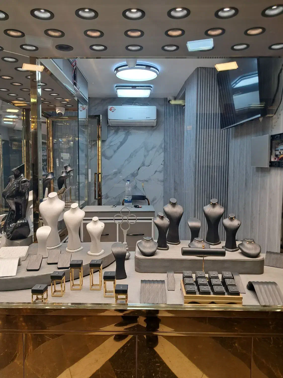 مغازه طلا فروشی|اجارهٔ مغازه و غرفه|پرند, فاز ۰|دیوار