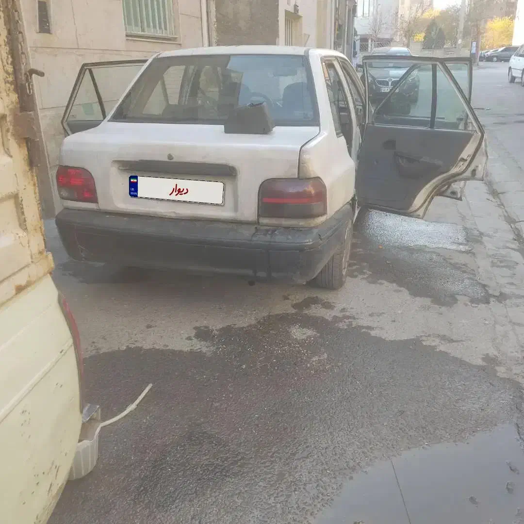 پرایدسفیدمدل۸۲ کاربراتور۲گانه|خودرو سواری و وانت|اراک, |دیوار