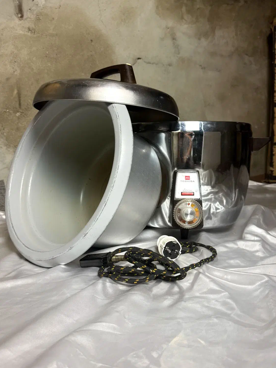 پلو پز 12 نفره... تلویزیون 21 اینچ ال جی|تلویزیون و پروژکتور|مهاباد (آذربایجان غربی), |دیوار