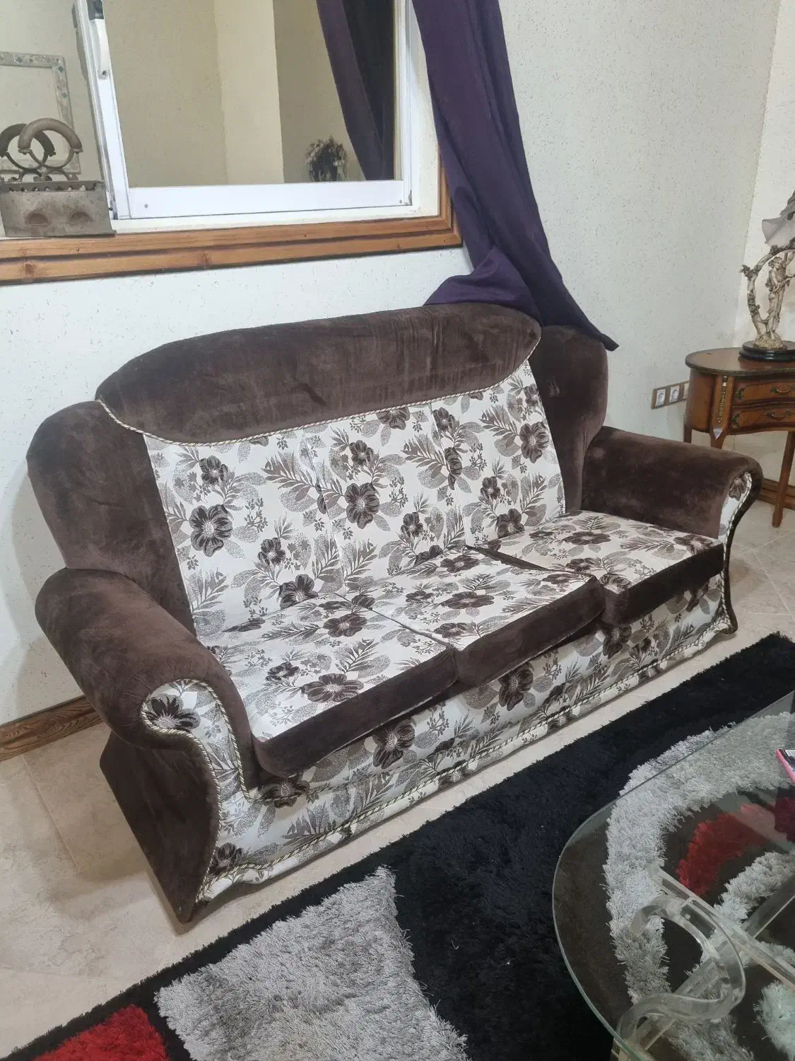 مبل راحتی مبلیران آینه و آباژور و دو عدد میز|مبلمان خانگی و میز عسلی|رویان, |دیوار