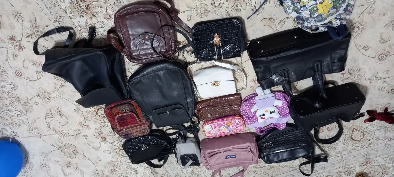 لباس.کیف.کفش|کیف، کفش، کمربند|رباط‌کریم, رباط‌کریم|دیوار