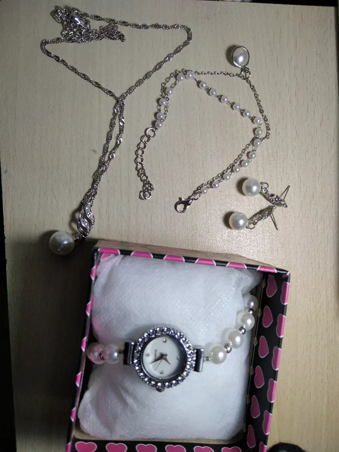 ساعت زنانه مرواریدی بند کرواتی+ست هدیه|ساعت|شیروان (خراسان), |دیوار