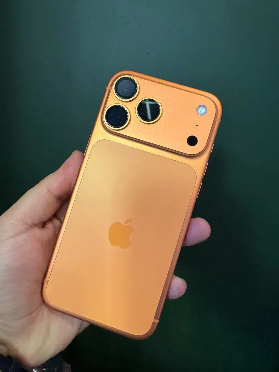 آیفون ۱۷ پرومکس در حد خشک|موبایل|زاهدان, |دیوار