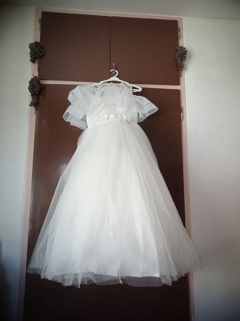 لباس مجلسی|لباس|مهاجران, |دیوار