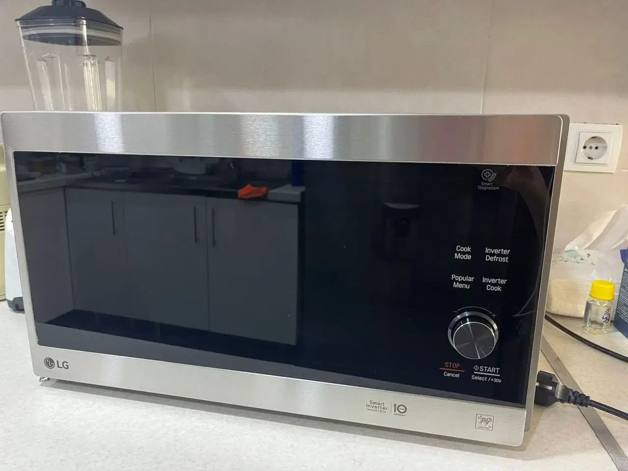 مایکروویو ال جی42 لیتری مدل MH8265CIS|اجاق گاز و لوازم برقی پخت‌وپز|شیراز, باغ تخت|دیوار