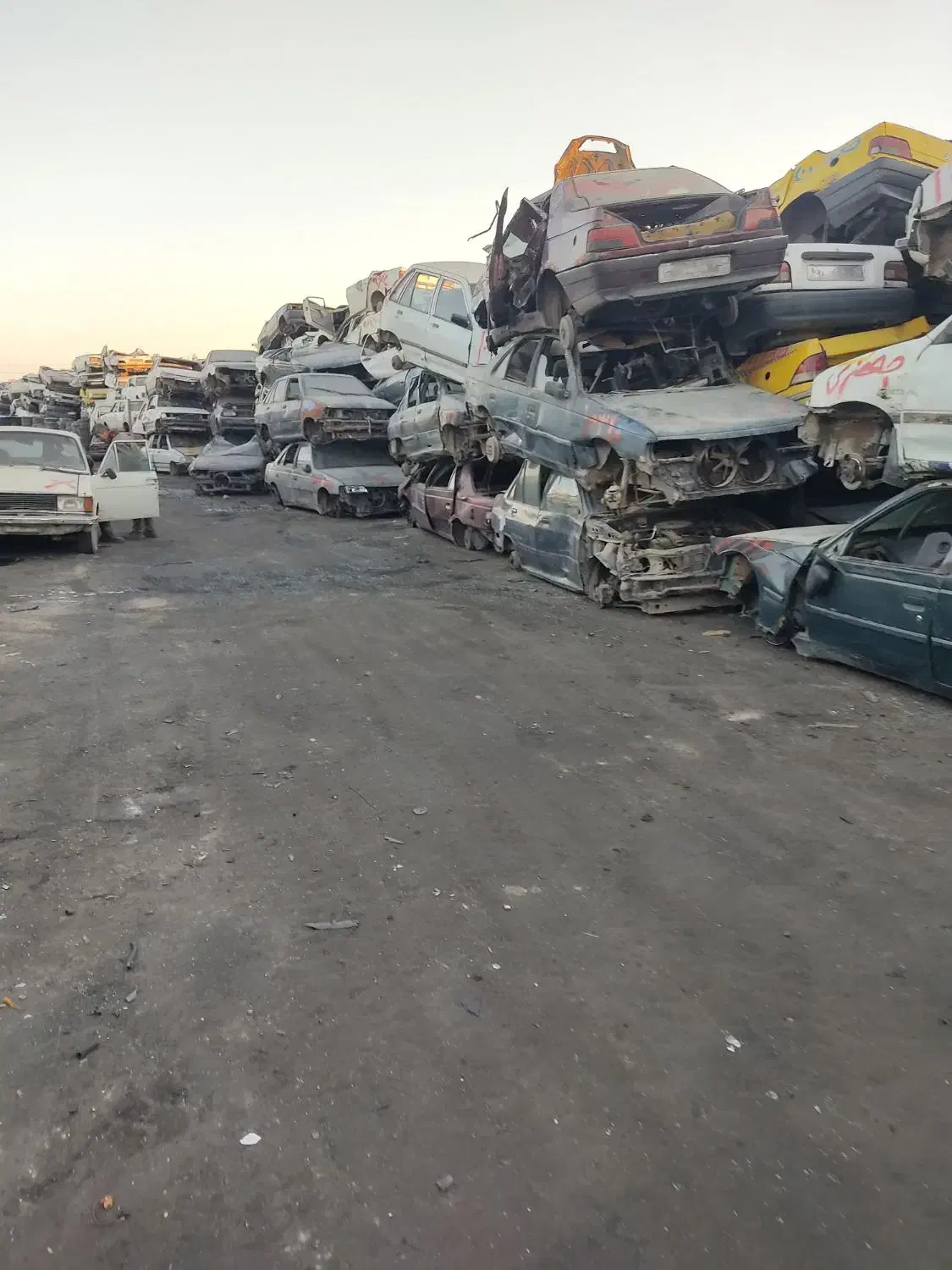 مرکز خرید خودرو های فرسوده از دره خارج|خودرو سواری و وانت|ساوه, |دیوار