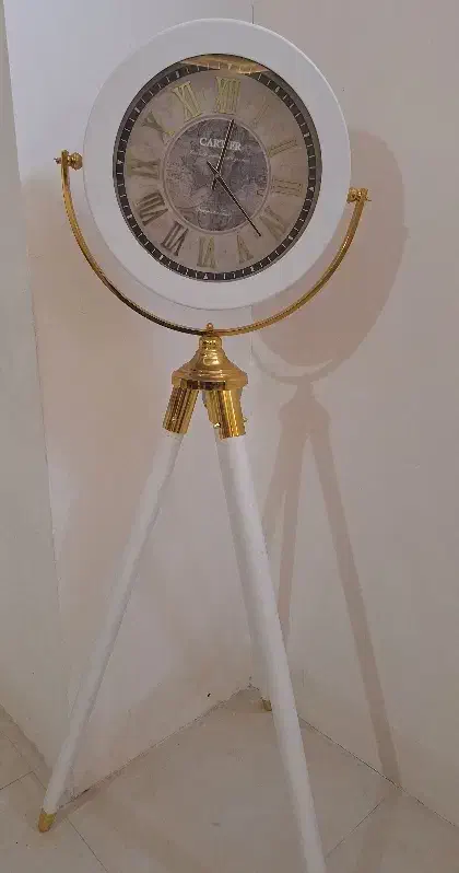 ساعت|ساعت دیواری و تزئینی|نیشابور, گنبد سبز|دیوار