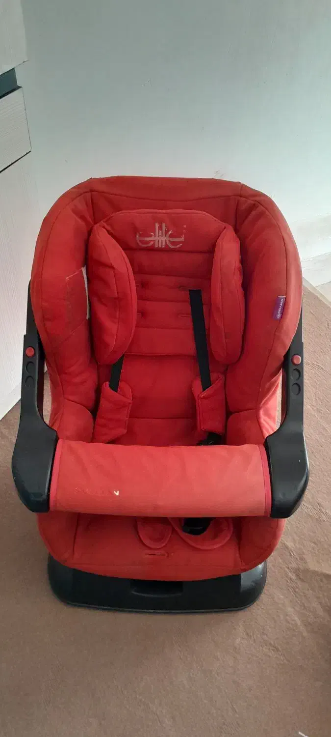 صندلی کودک|تخت و صندلی بچه|اردبیل, |دیوار