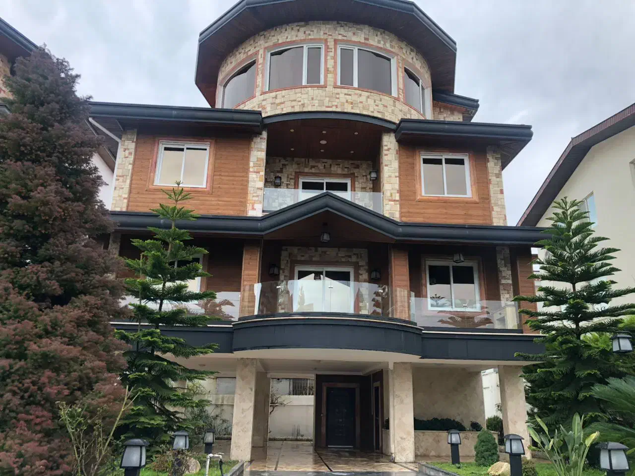 رهن ویلا (ویلا کده)|اجارهٔ خانه و ویلا|نوشهر, |دیوار