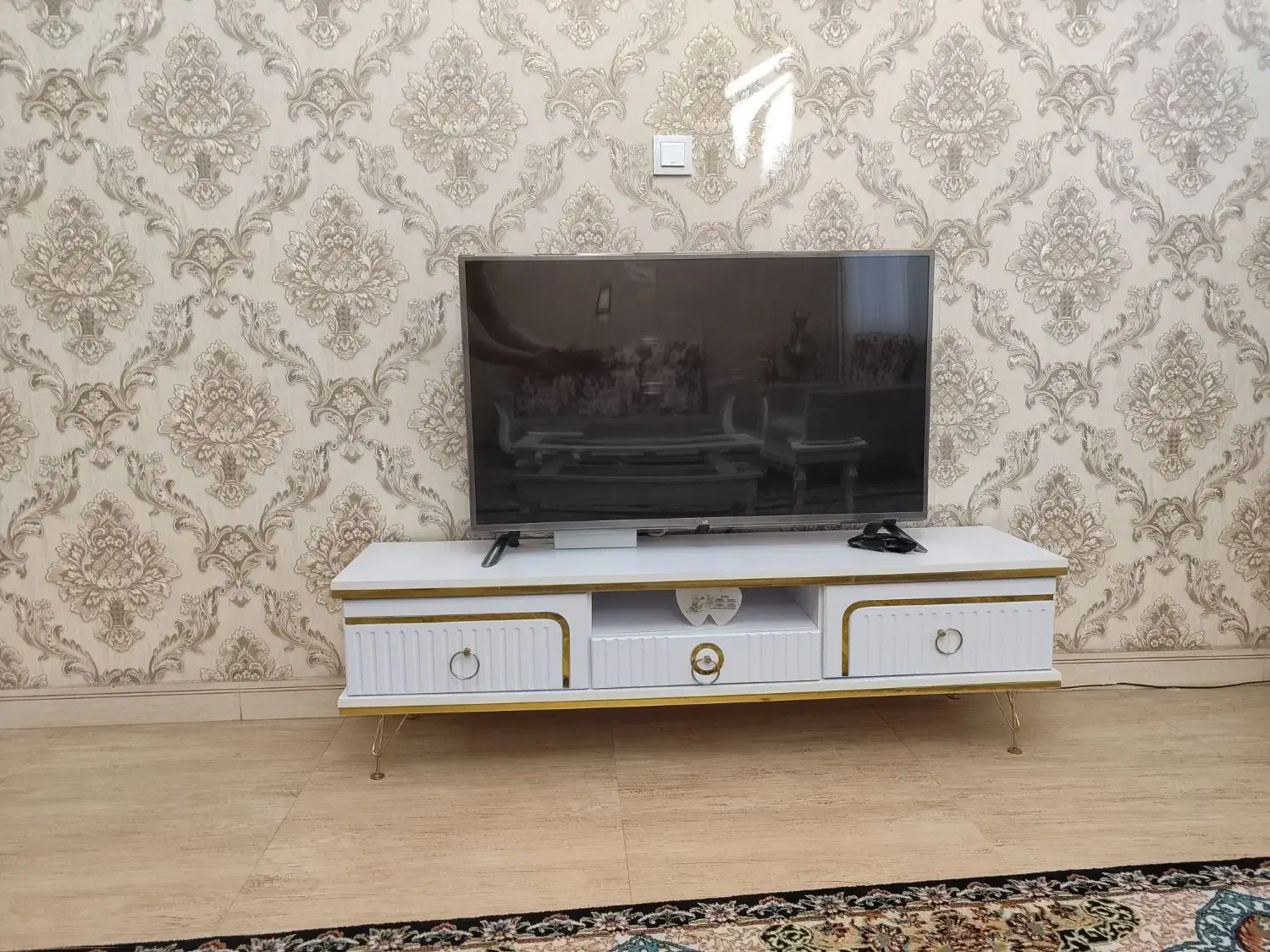 یک عدد بوفه و یک عدد جاکفشی و زیر تلویزیونی|بوفه، ویترین، کنسول|پاکدشت, پاکدشت (مامازند)|دیوار