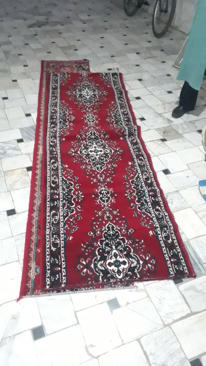 دو عدد فرش کناره در حد نو|فرش|قزوین, |دیوار