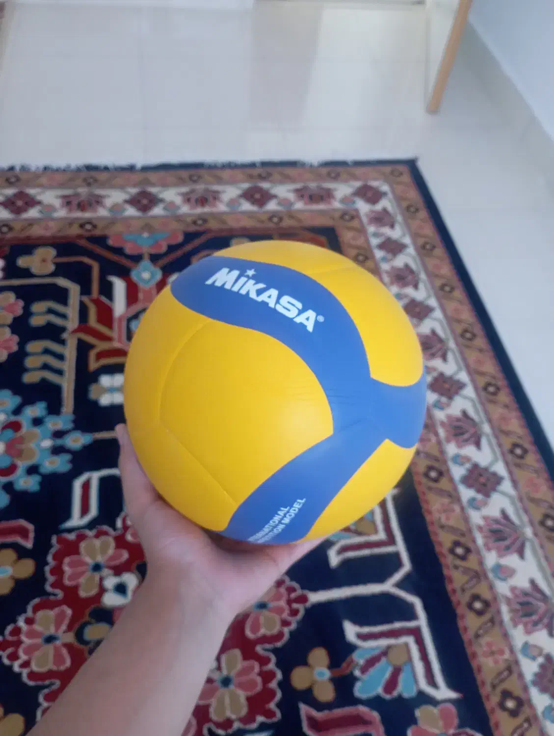 توپ والیبال مدل v200|ورزش‌های توپی|الشتر, |دیوار