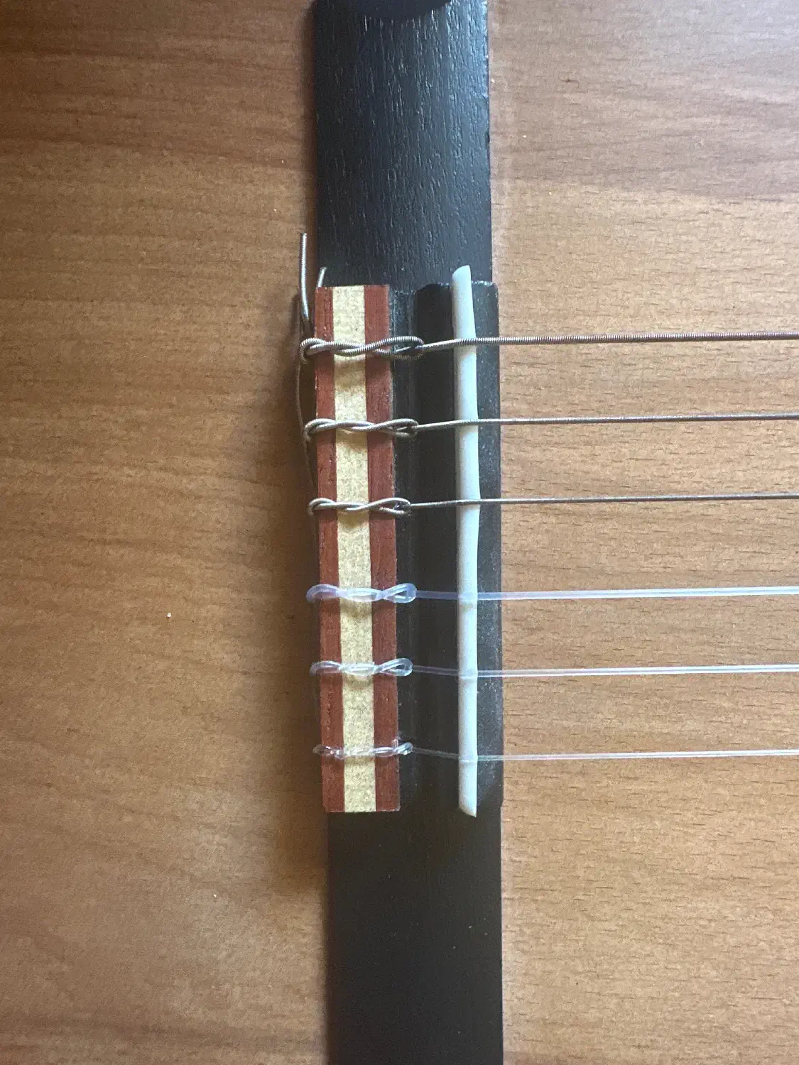 گیتار اگوسیتک آگرین|گیتار، بیس، امپلیفایر|لامرد, |دیوار