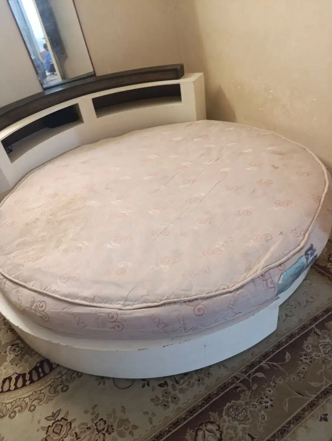 تختخواب دونفره گرد سالم|تخت و سرویس خواب|رامهرمز, |دیوار