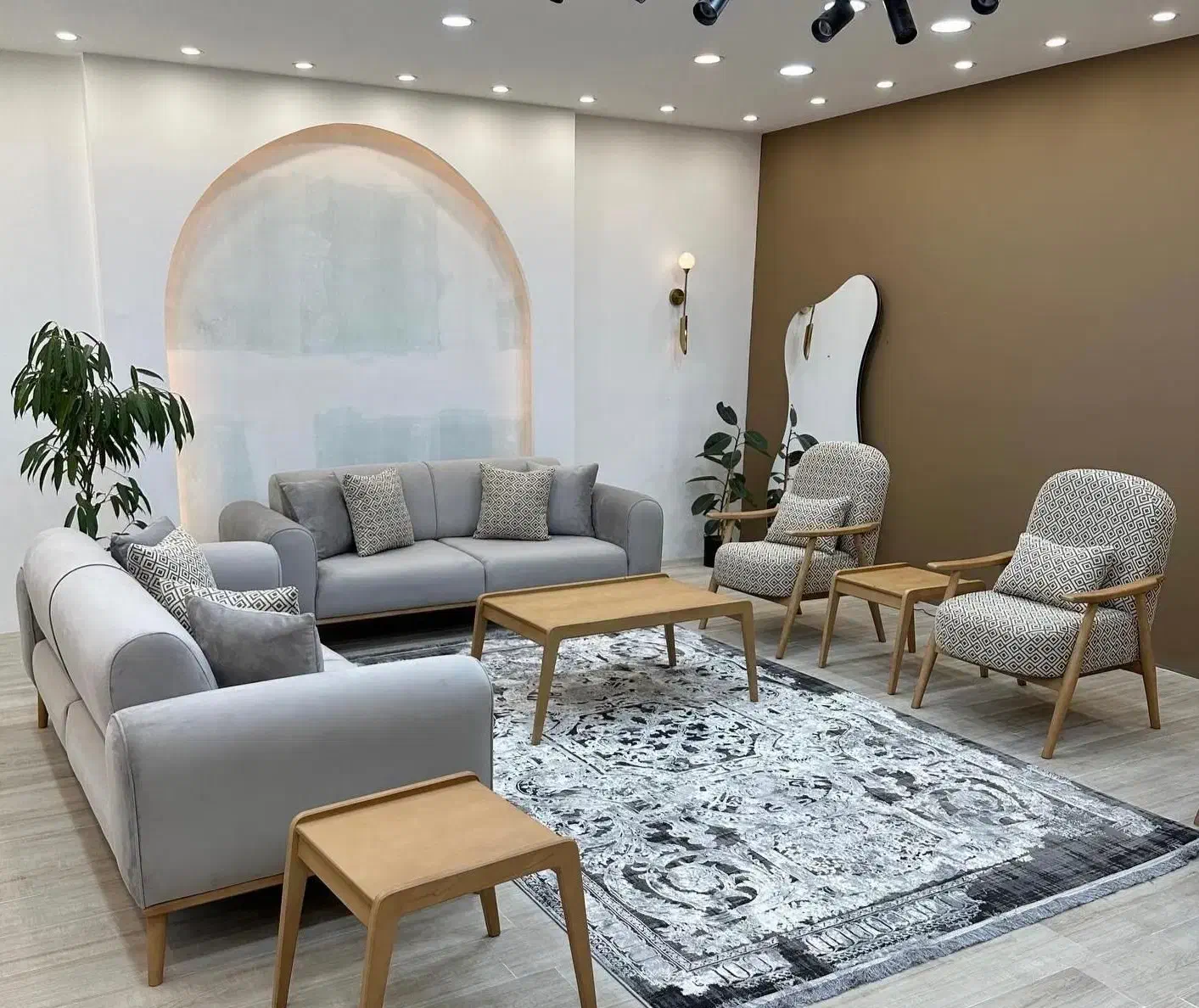 مبل کهنتو بیار مینیمال تخت شو ببر با شرایط ۱۸ ماهه|مبلمان خانگی و میز عسلی|رشت, یخسازی|دیوار