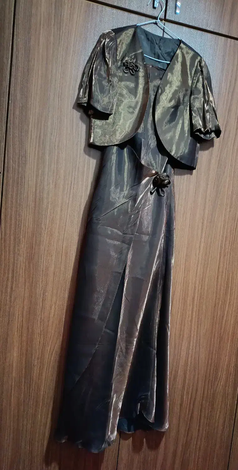 لباسهای مجلسی|لباس|رشت, لاکان شهر|دیوار