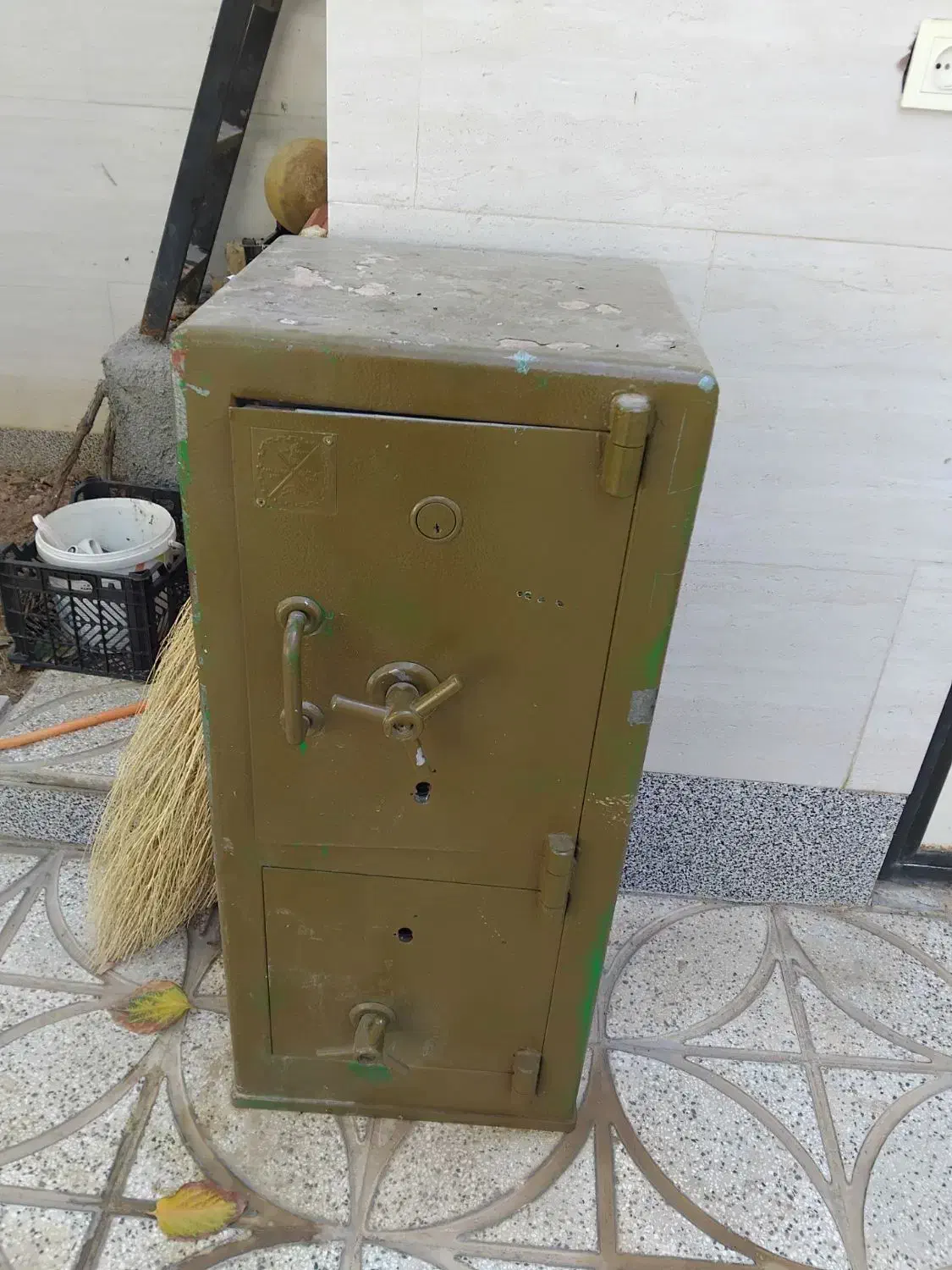 گاو صندوق دوطبقه|ابزارآلات|اسفراین, |دیوار