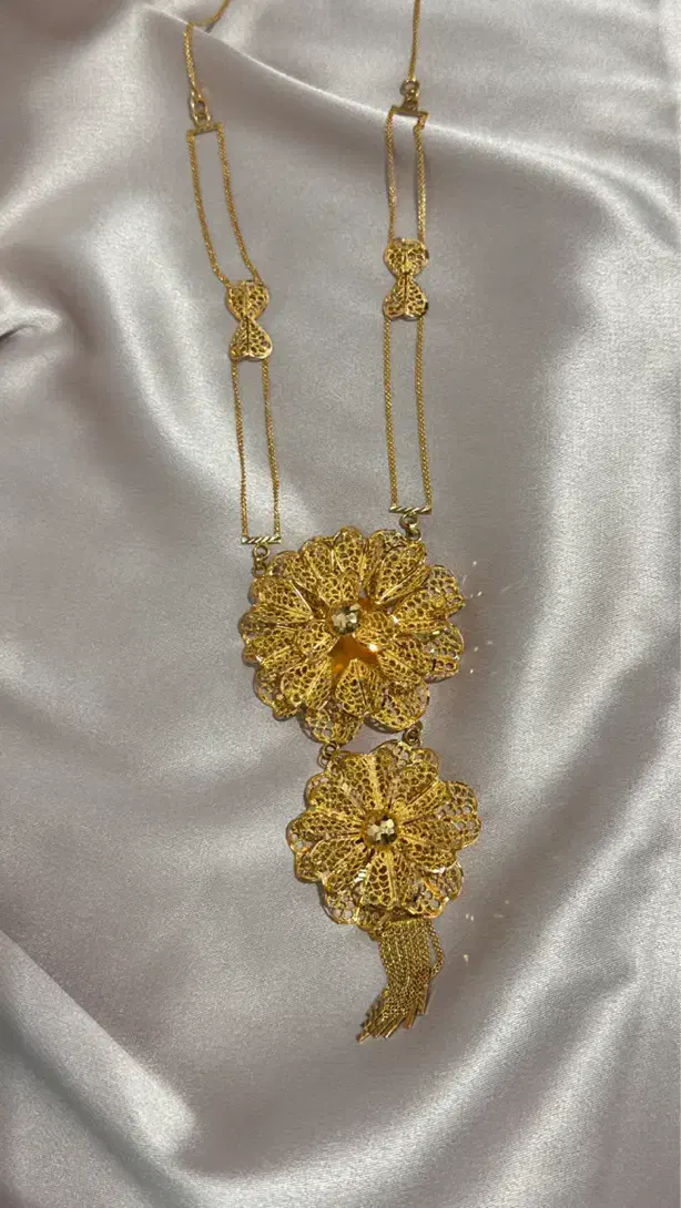 گردنبند|جواهرات|جم, |دیوار