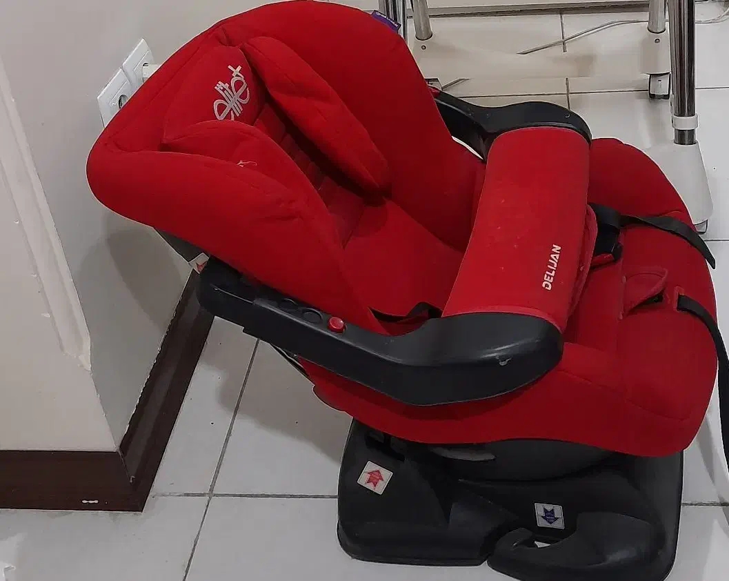 صندلی ماشین در حد نو|تخت و صندلی بچه|تهران, امام زاده عبدالله|دیوار