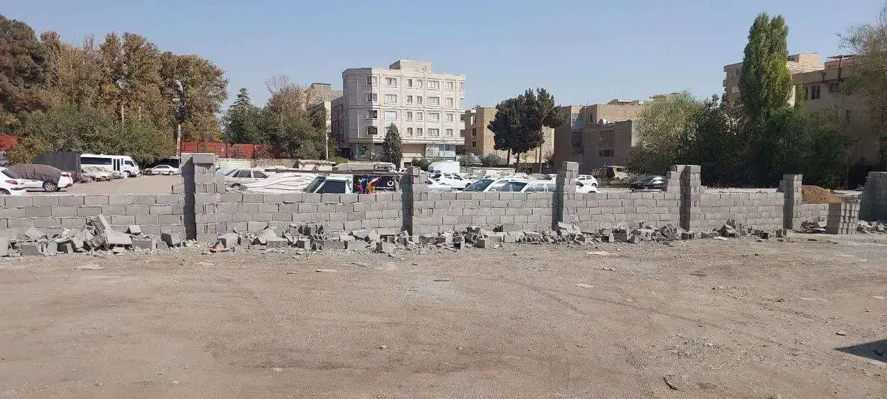 فروش زمین با کاربری مسکونی و تجاری به صورت دوبر|فروش زمین و ملک کلنگی|کرج, کوی گلها|دیوار