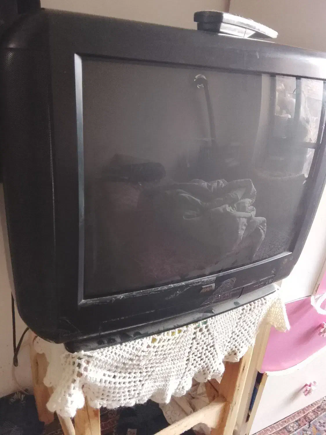 تلویزیون قدیمی رنگی سالم|تلویزیون و پروژکتور|تبریز, |دیوار