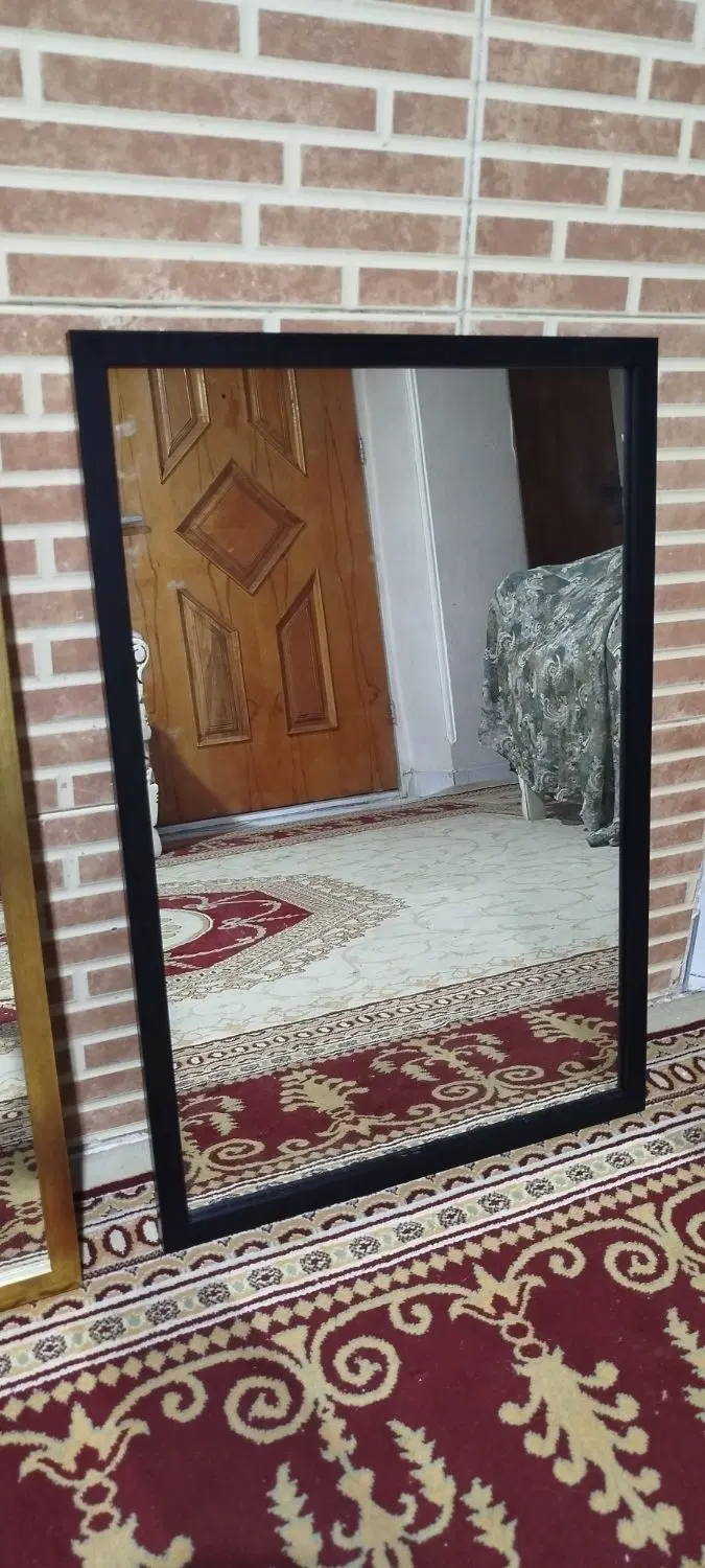 آینه|آینه|شهریار, شهریار|دیوار