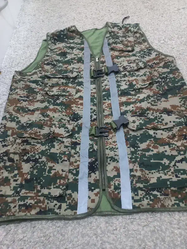 لباس جلیقه بسیجی|لباس|اندیشه, اندیشه فاز ۲|دیوار