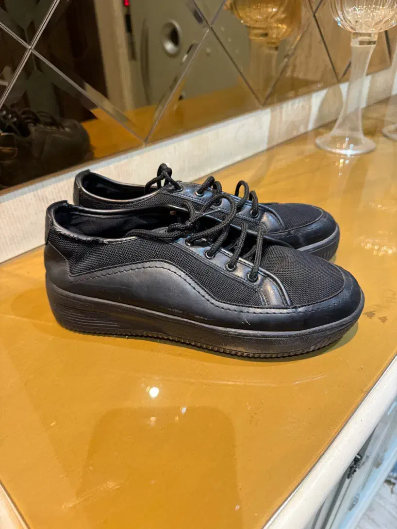 کفش چرم طبیعی برند بوفالوسفید|کیف، کفش، کمربند|مشهد, آبکوه|دیوار